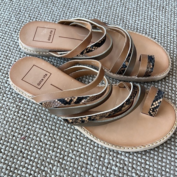 Dolce Vita Strap Flat Essential Sandals. Leather Brown & Animal Print. Size 6 - Picture 6 of 9